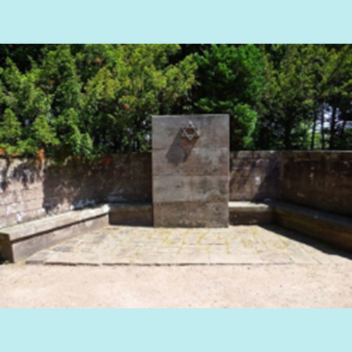 Neunkirchen, Gedenkstein auf dem Jüdischen Friedhof, 1950er Jahre. Foto: Wikimedia Commons, Gripweed