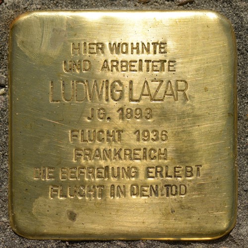 Stolperstein für Ludwig Lazar in der Hauptstraße 51 in Illingen, Foto: Simon Mannweiler / Wikimedia Commons