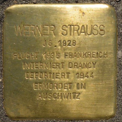 Stolperstein für Werner Strauss in der Hauptstraße 51 in Illingen, Foto: Simon Mannweiler / Wikimedia Commons