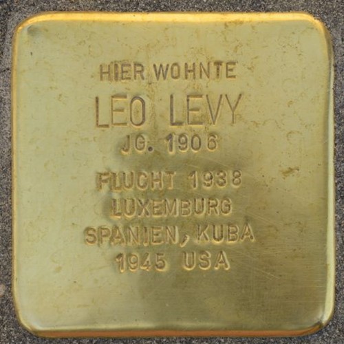 Stolperstein für Leo Levy in der Judengasse 1 in Illingen, Foto: Simon Mannweiler / Wikimedia Commons