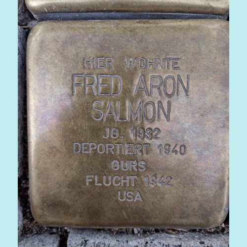 Stolperstein für Fred Aron Salmon in der Eisenbahnstraße 6, Foto: Matthias Pöhler