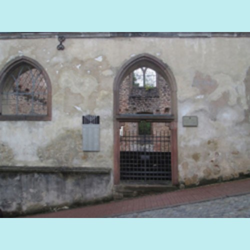 Ehemalige Synagoge in Homburg mit Gedenktafel von 2011. Foto: Wikimedia Commons, AnRo0002