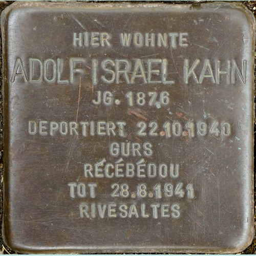 Stolperstein für Adolf Israel Kahn in der Hauptstraße 16, Foto: Simon Mannweiler / Wikimedia Commons