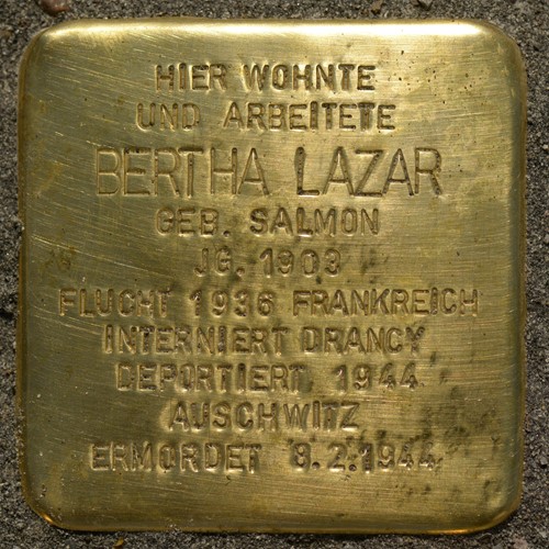 Stolperstein für Bertha Lazar in der Hauptstraße 51 in Illingen, Foto: Simon Mannweiler / Wikimedia Commons