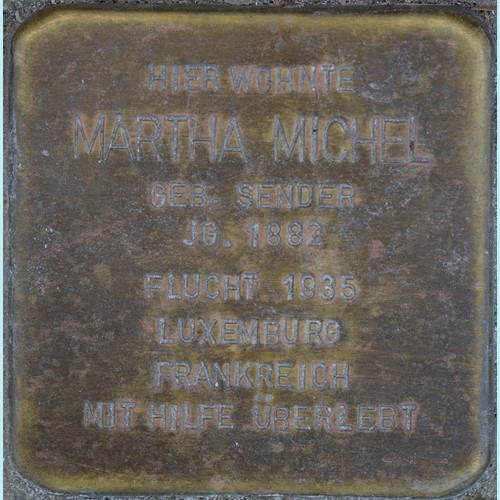 Stolperstein für Martha Michel in der Hauptstraße 80 in Illingen, Foto: Simon Mannweiler / Wikimedia Commons