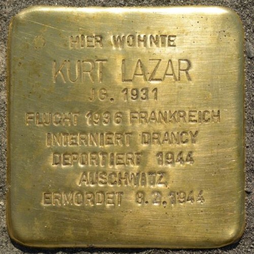 Stolperstein für Kurt Lazar in der Hauptstraße 51 in Illingen, Foto: Simon Mannweiler / Wikimedia Commons