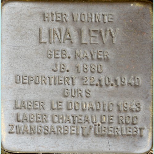 Stolperstein für Lina Levy, geb. Mayer, in der Hauptstraße 17, Foto: Simon Mannweiler / Wikimedia Commons