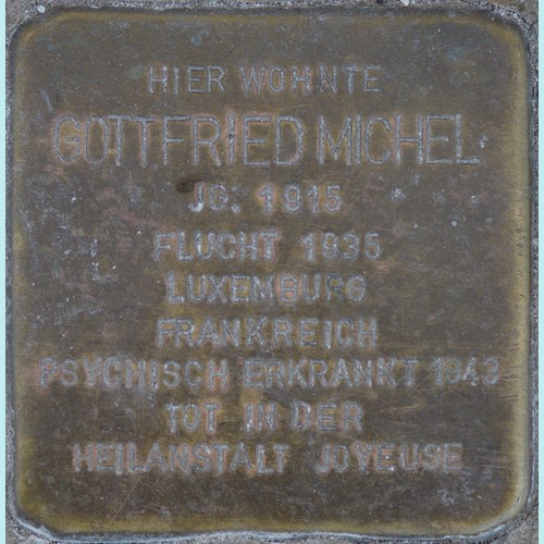 Stolperstein für Gottfried Michel in der Hauptstraße 80 in Illingen, Foto: Simon Mannweiler / Wikimedia Commons
