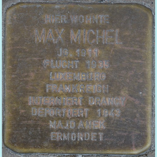 Stolperstein für Max Michel in der Hauptstraße 80 in Illingen, Foto: Simon Mannweiler / Wikimedia Commons